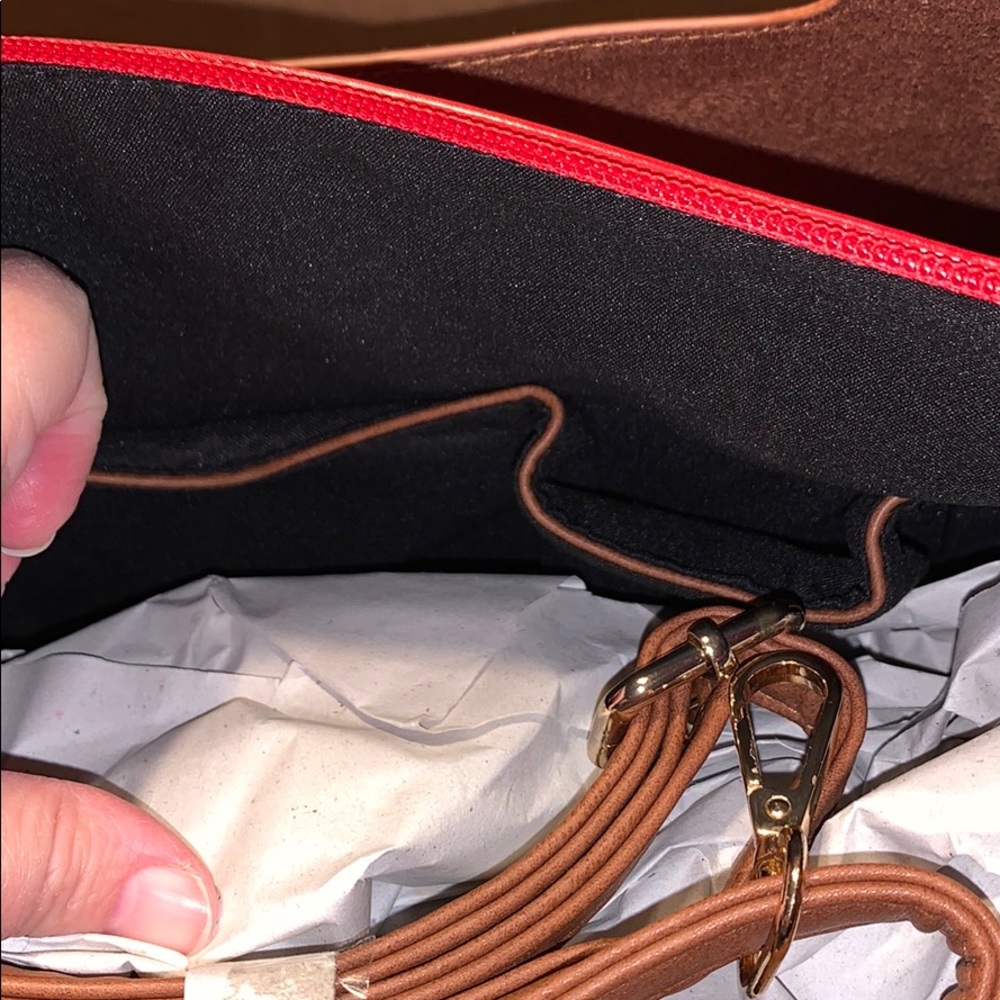 Pink Haley Detachable Bag With Pouch - Picture 4 of 8